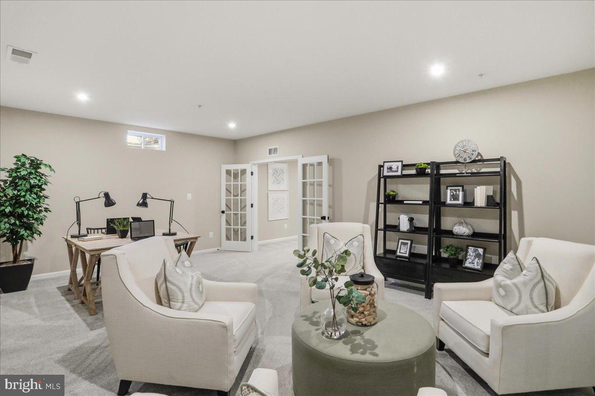 ELMWOOD FARM - Residential