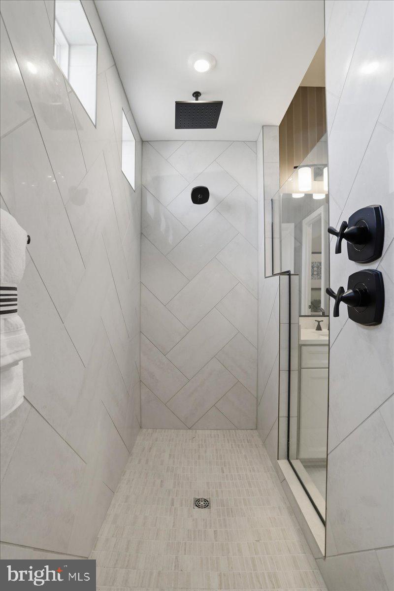 ELMWOOD FARM - Residential