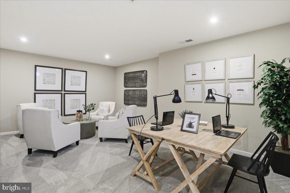 ELMWOOD FARM - Residential