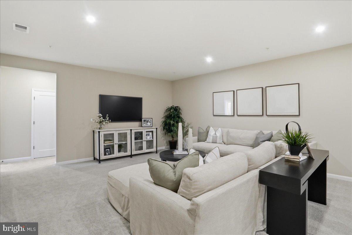 ELMWOOD FARM - Residential