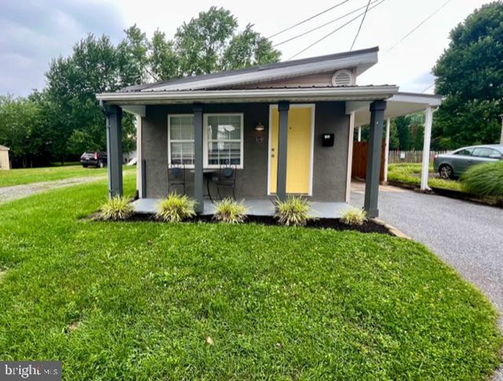 Photo of 129 HART ST, MANHEIM, PA 17545 (MLS # PALA2037154)