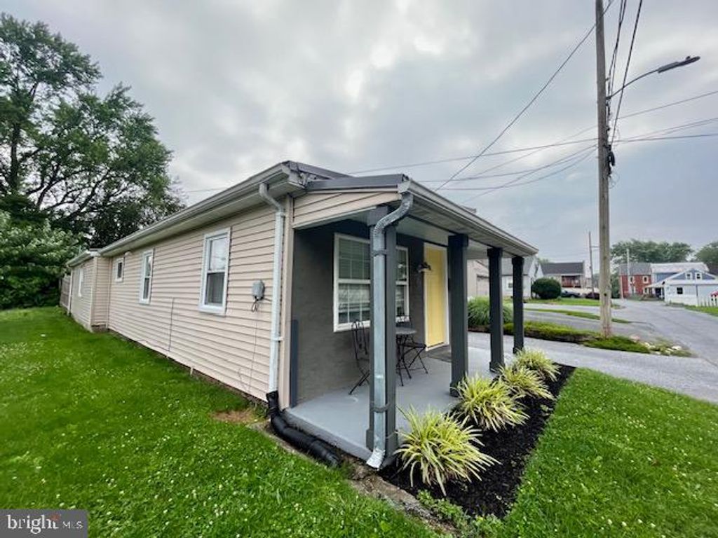 Photo of 129 HART ST, MANHEIM, PA 17545 (MLS # PALA2037154)