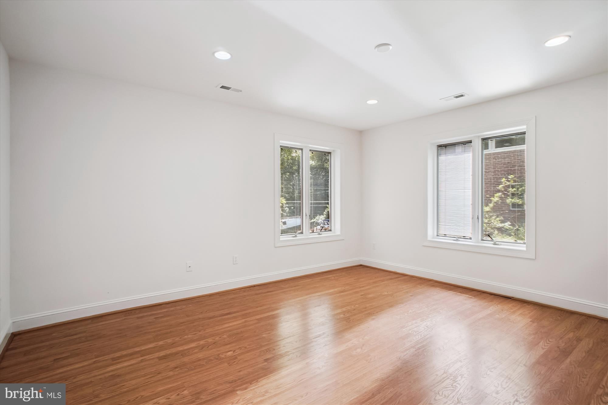 BELLEVUE FOREST - Residential