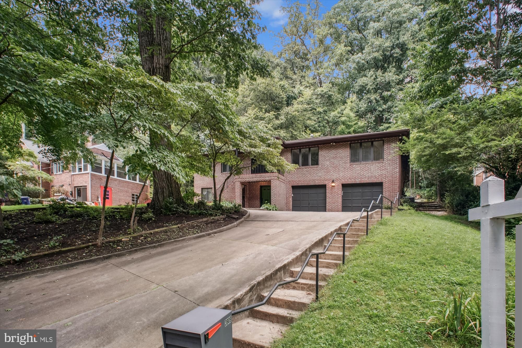 BELLEVUE FOREST - Residential