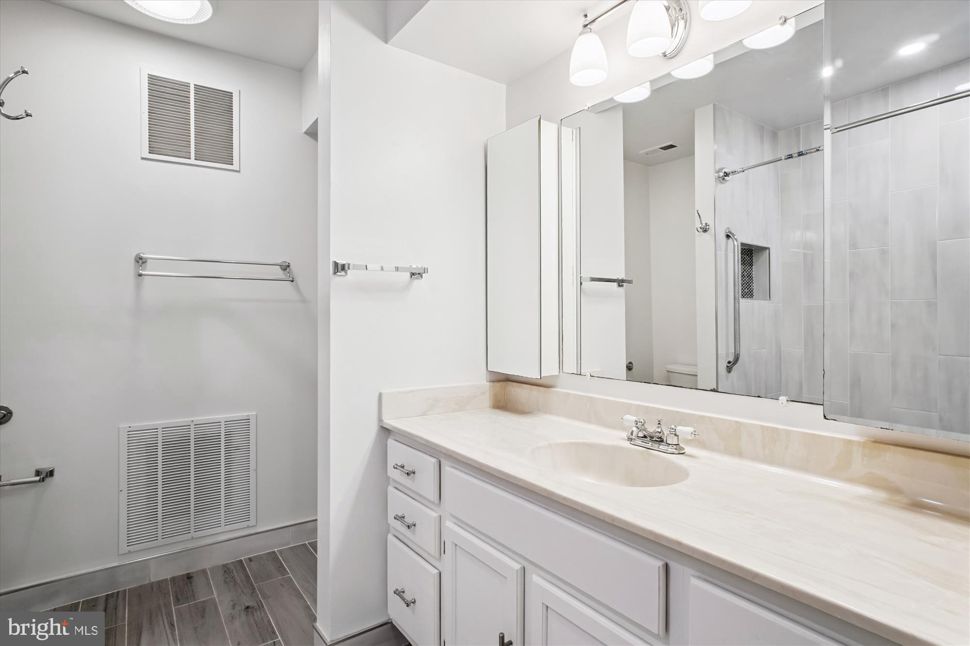 BELLEVUE FOREST - Residential