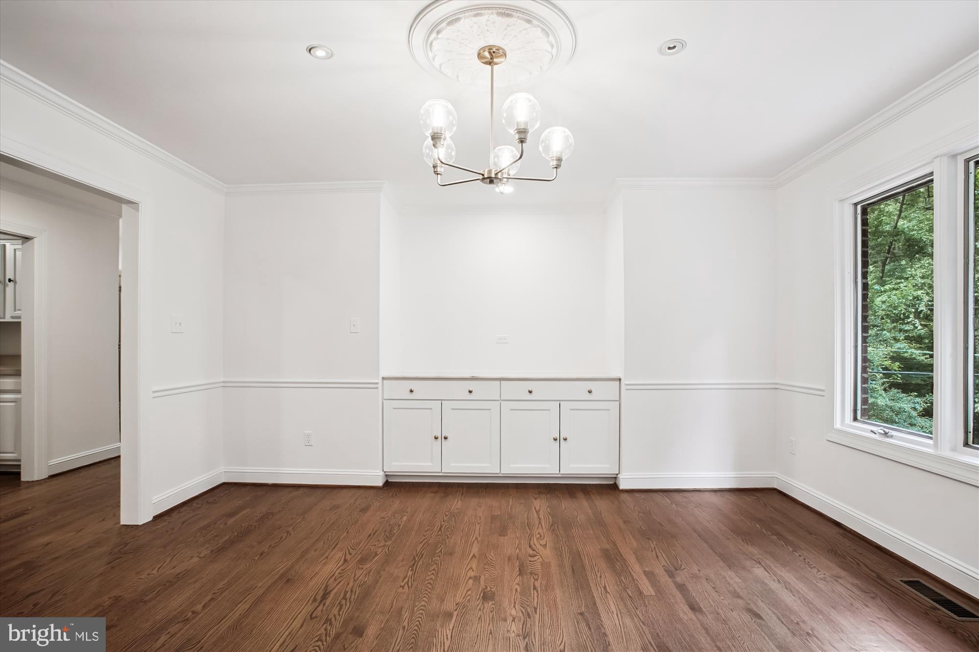 BELLEVUE FOREST - Residential