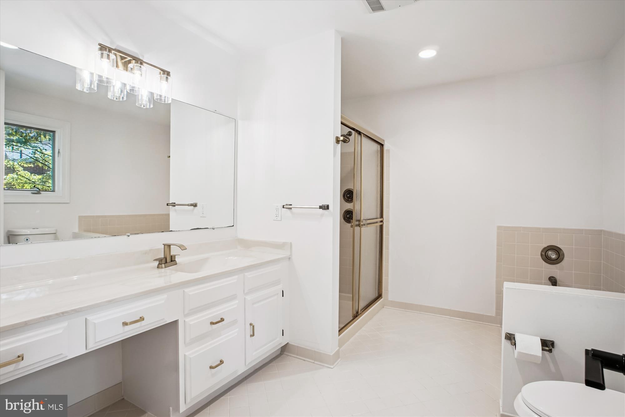 BELLEVUE FOREST - Residential