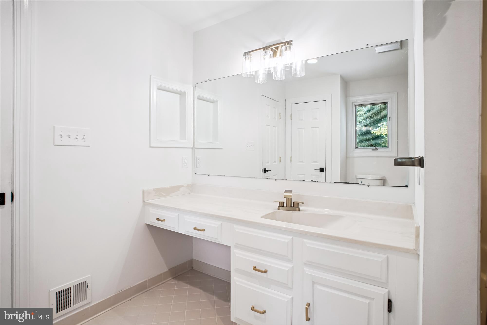 BELLEVUE FOREST - Residential