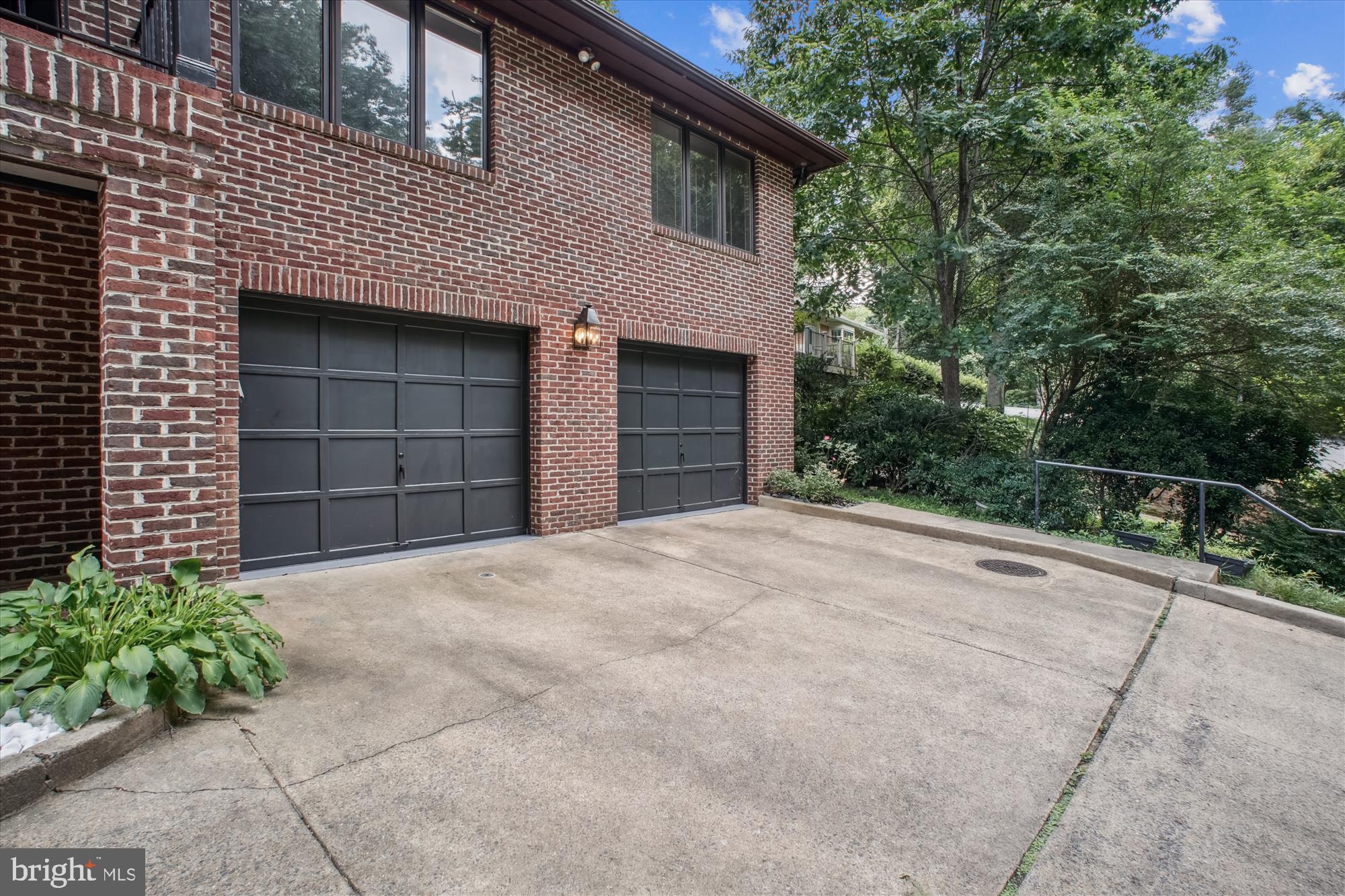 BELLEVUE FOREST - Residential