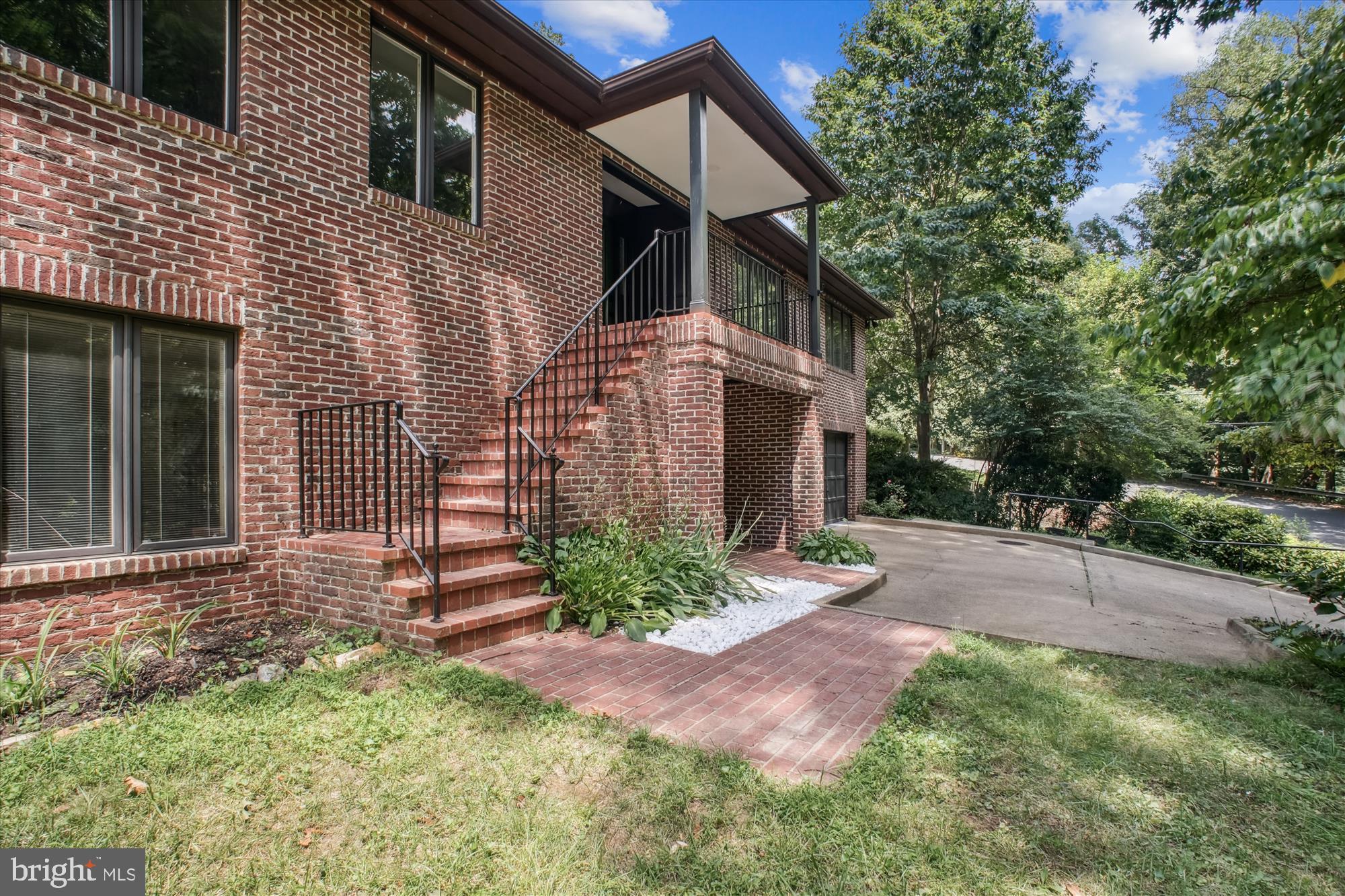 BELLEVUE FOREST - Residential