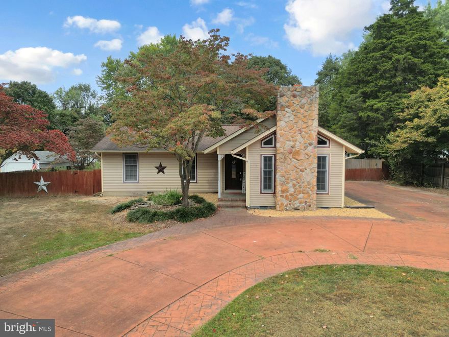 Located in a desirable community, this charming 3-bedroom, 1-bath home offers the perfect blend of comfort, convenience, and style. Situated on a generous lot, the property provides ample outdoor space for relaxation or entertaining, making it ideal for families or anyone who enjoys the outdoors.
As you step inside, you'll be welcomed by a spacious living room featuring vaulted ceilings that create an open, airy atmosphere. The cozy fireplace adds warmth and charm, making it the perfect spot to gather during cooler evenings.
The updated kitchen is a true highlight, offering modern appliances, stylish finishes, and plenty of counter space to prepare meals with ease. Whether you're hosting friends or enjoying a quiet meal at home, this kitchen is both functional and inviting.
Outside, the paved driveway provides ample parking, with space for multiple vehicles. The home's exterior complements its inviting interior, creating excellent curb appeal.
This home is perfect for first-time buyers, downsizers, or anyone looking for a cozy retreat within a welcoming community. Schedule your showing today!