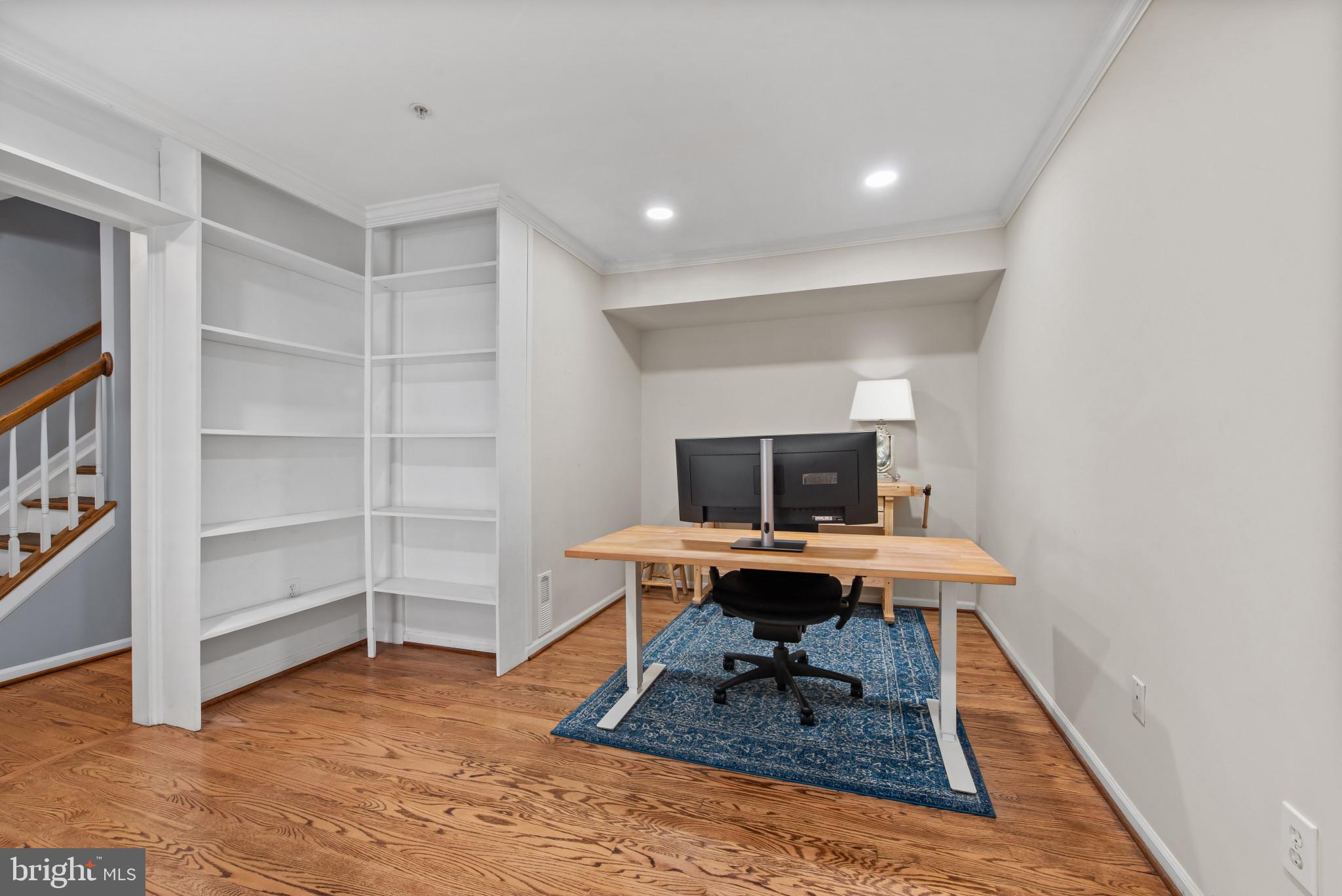 9 W MONTGOMERY STREET