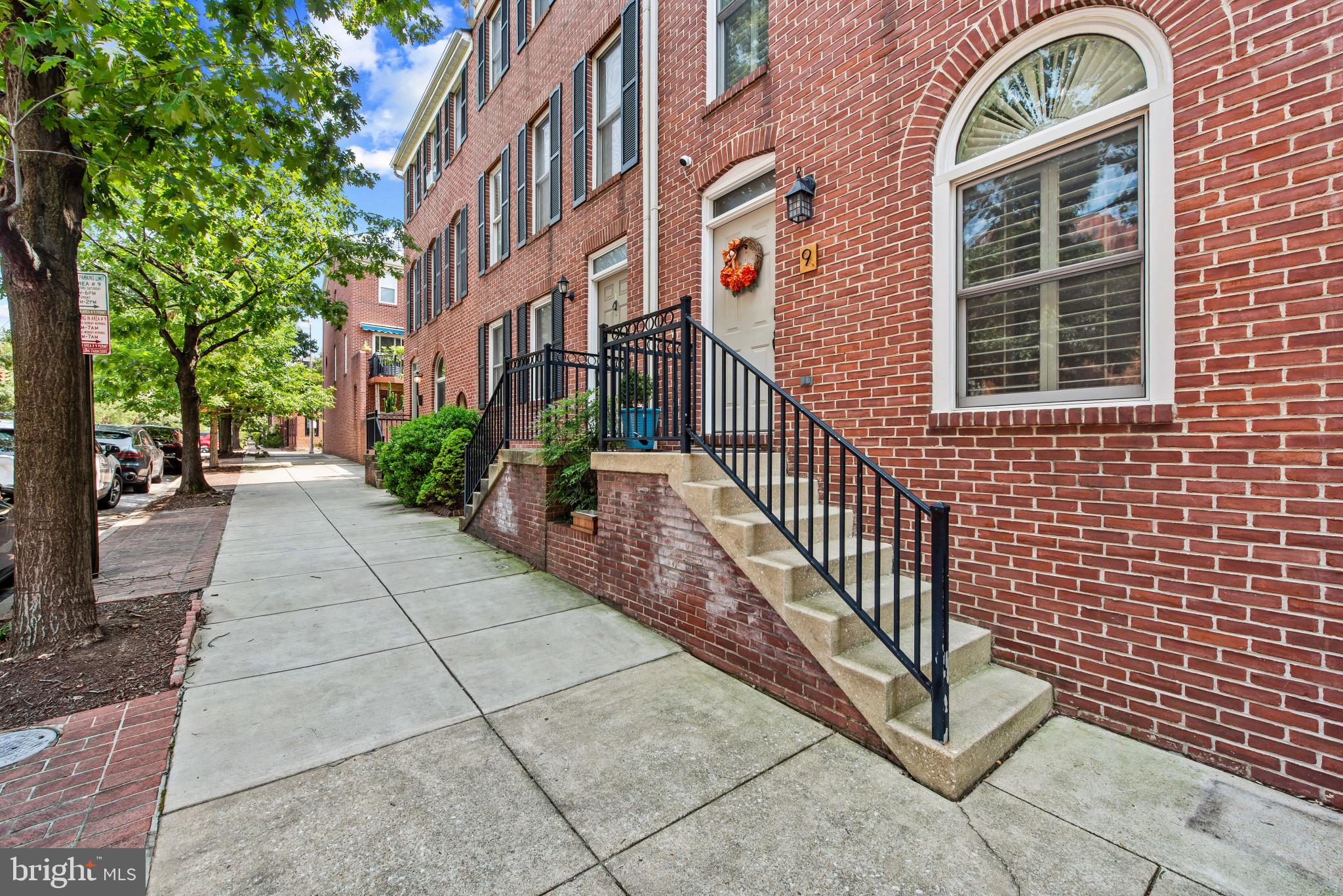 9 W MONTGOMERY STREET