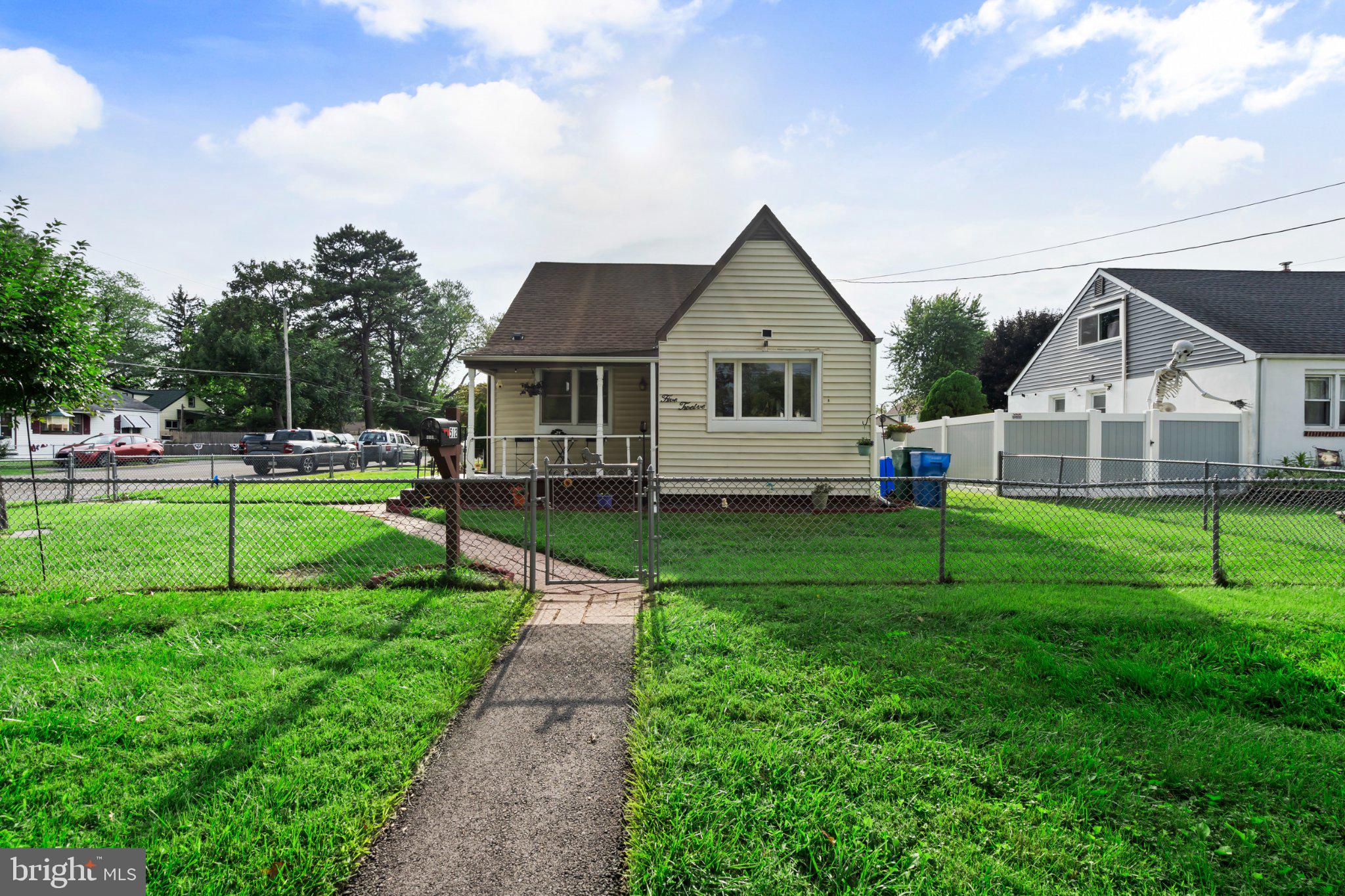 512 GRANT AVENUE