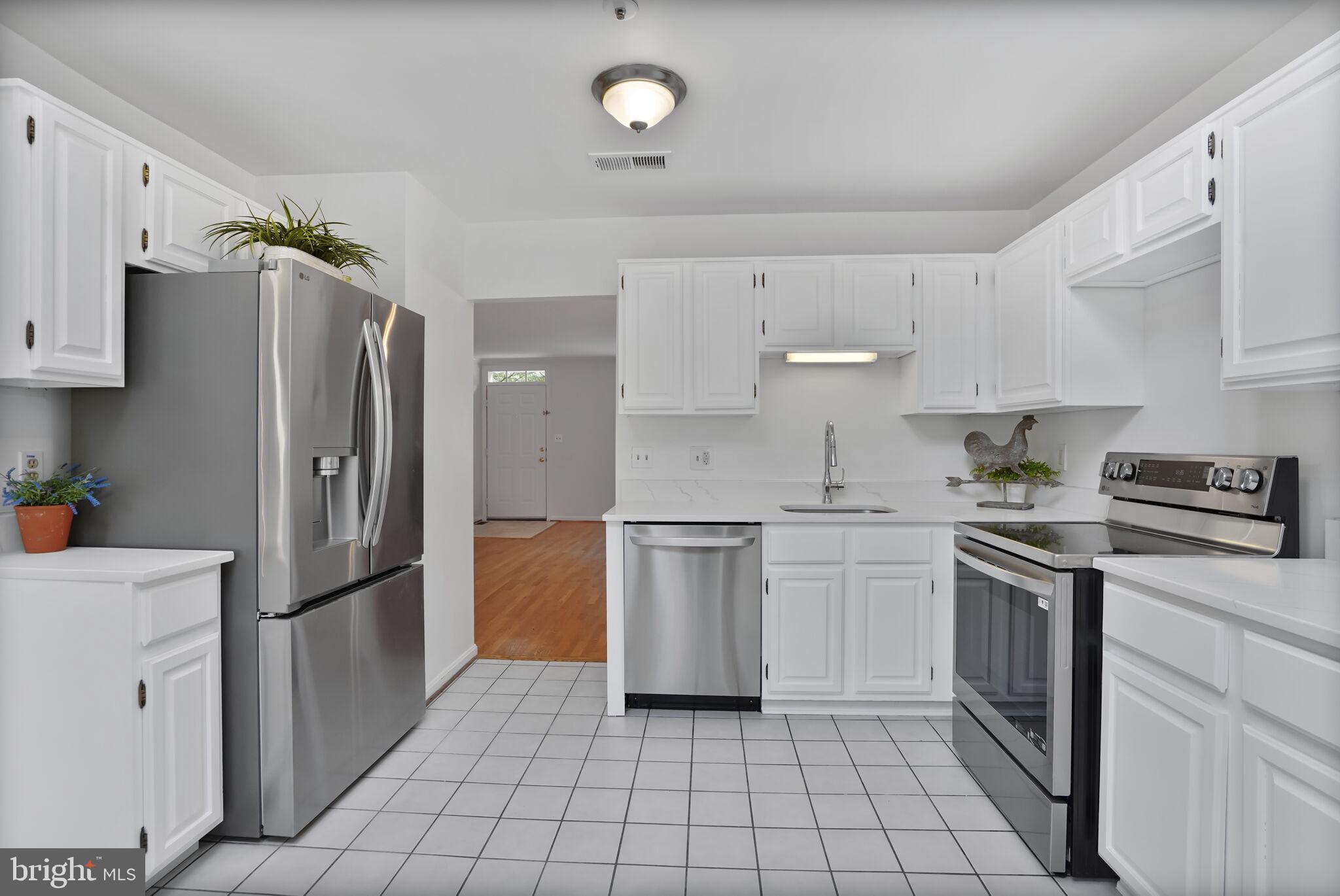 TOWNES OF BALLSTON - Residential Lease