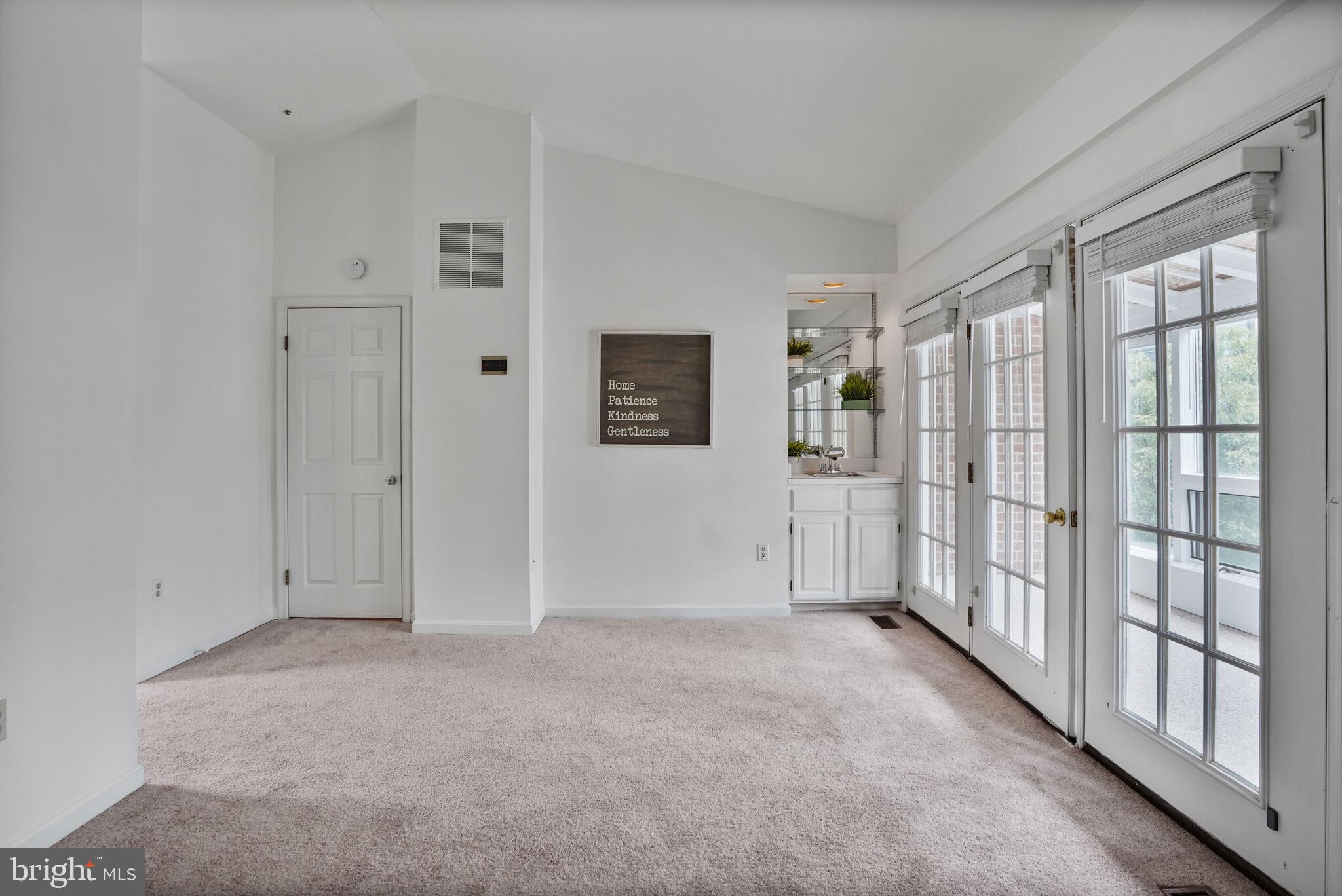 TOWNES OF BALLSTON - Residential Lease