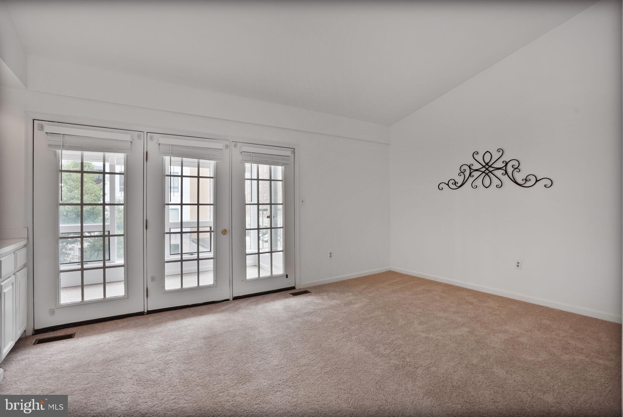 TOWNES OF BALLSTON - Residential Lease