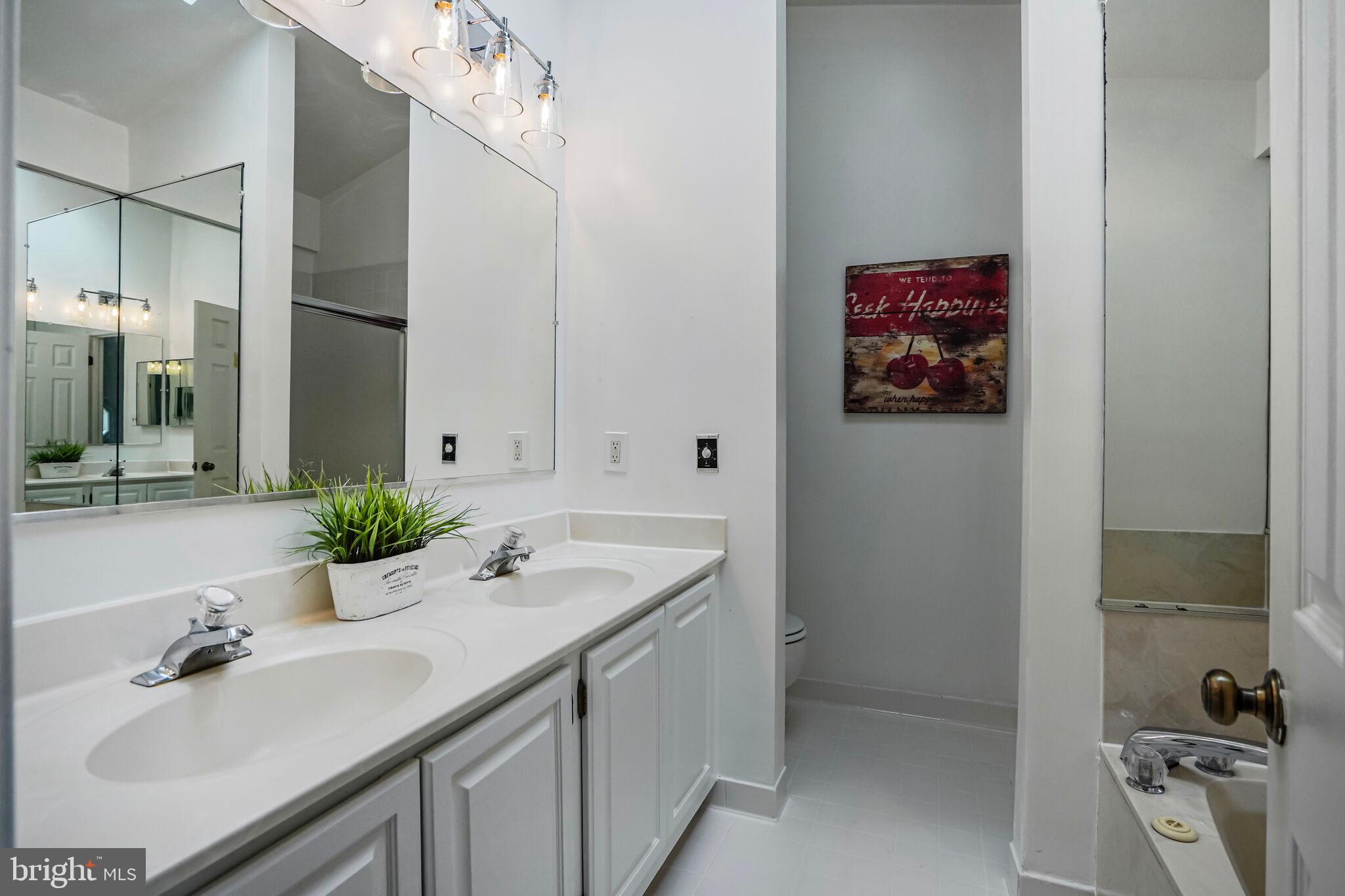 TOWNES OF BALLSTON - Residential Lease