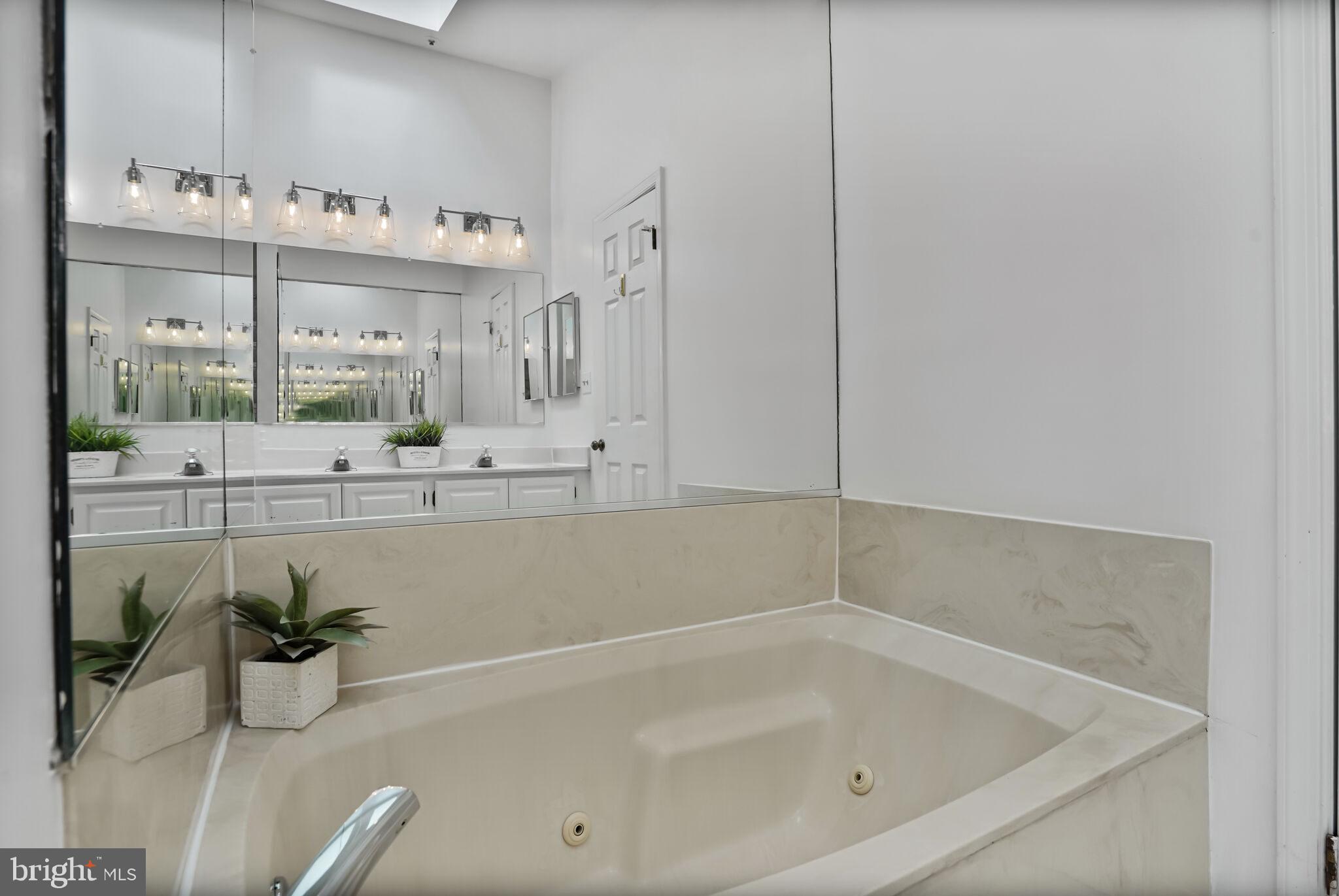 TOWNES OF BALLSTON - Residential Lease