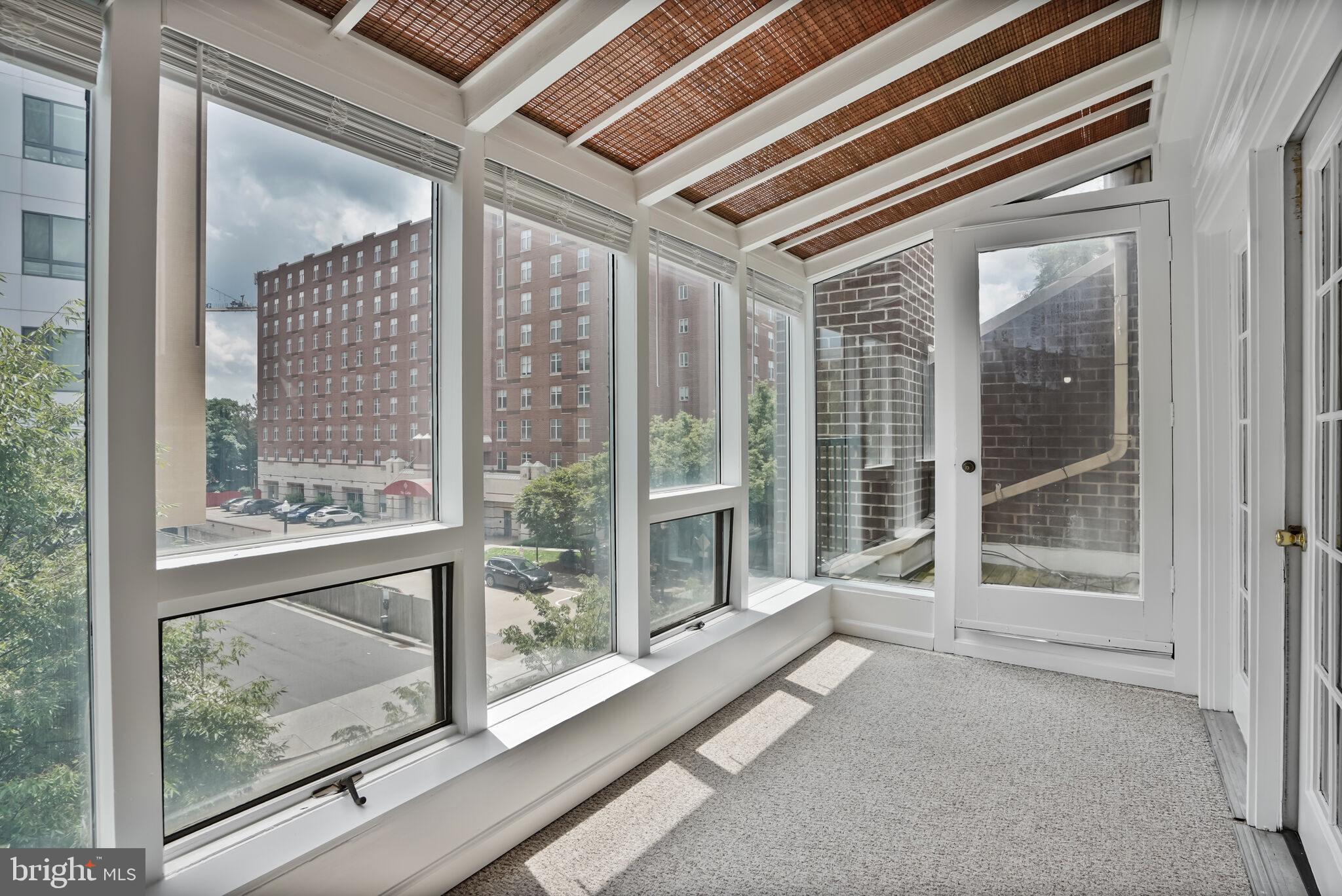 TOWNES OF BALLSTON - Residential Lease