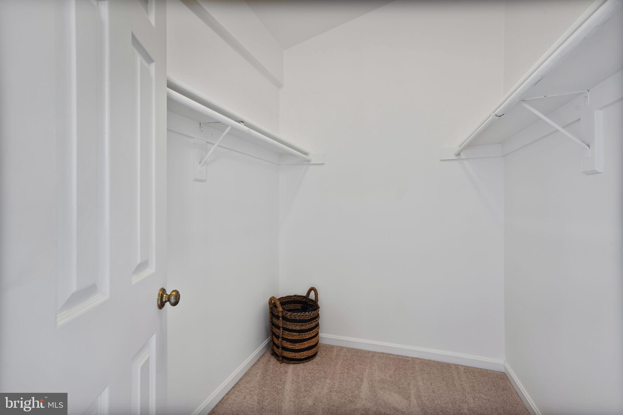 TOWNES OF BALLSTON - Residential Lease