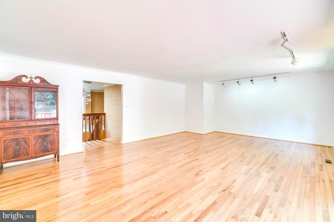 PEACOCK STATION - Residential Lease