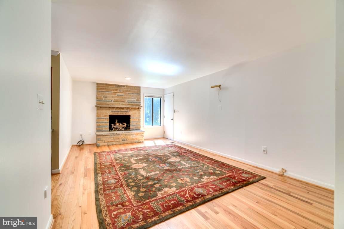 PEACOCK STATION - Residential Lease