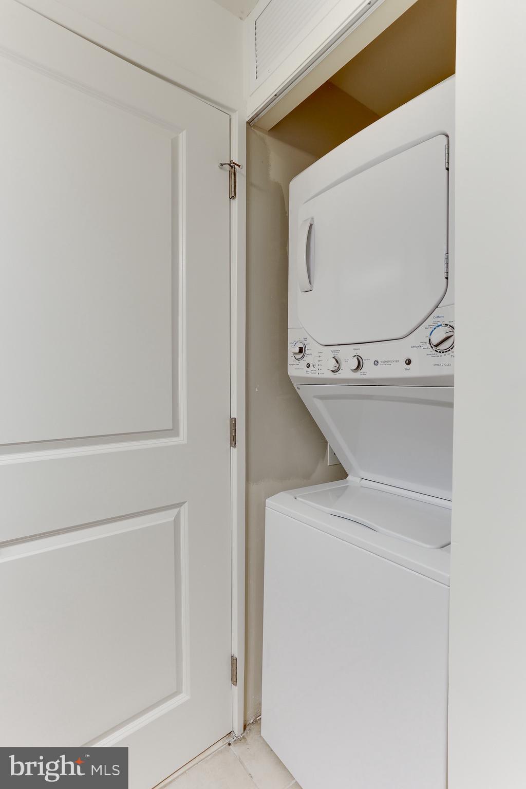 RESIDENCES AT LIBERTY CENTER - Residential