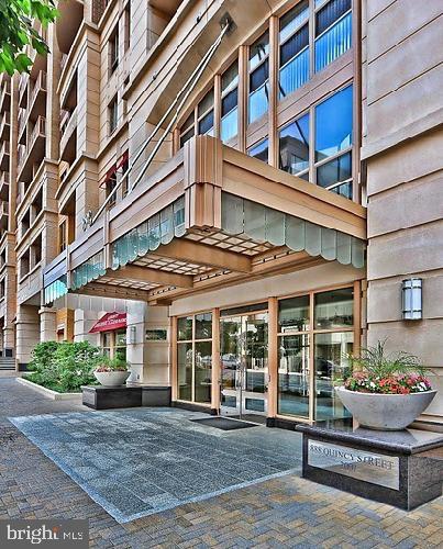 RESIDENCES AT LIBERTY CENTER - Residential