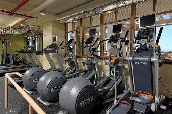 RESIDENCES AT LIBERTY CENTER - Residential