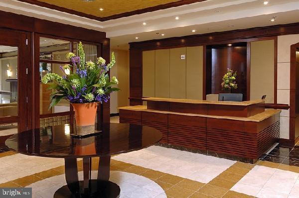 RESIDENCES AT LIBERTY CENTER - Residential