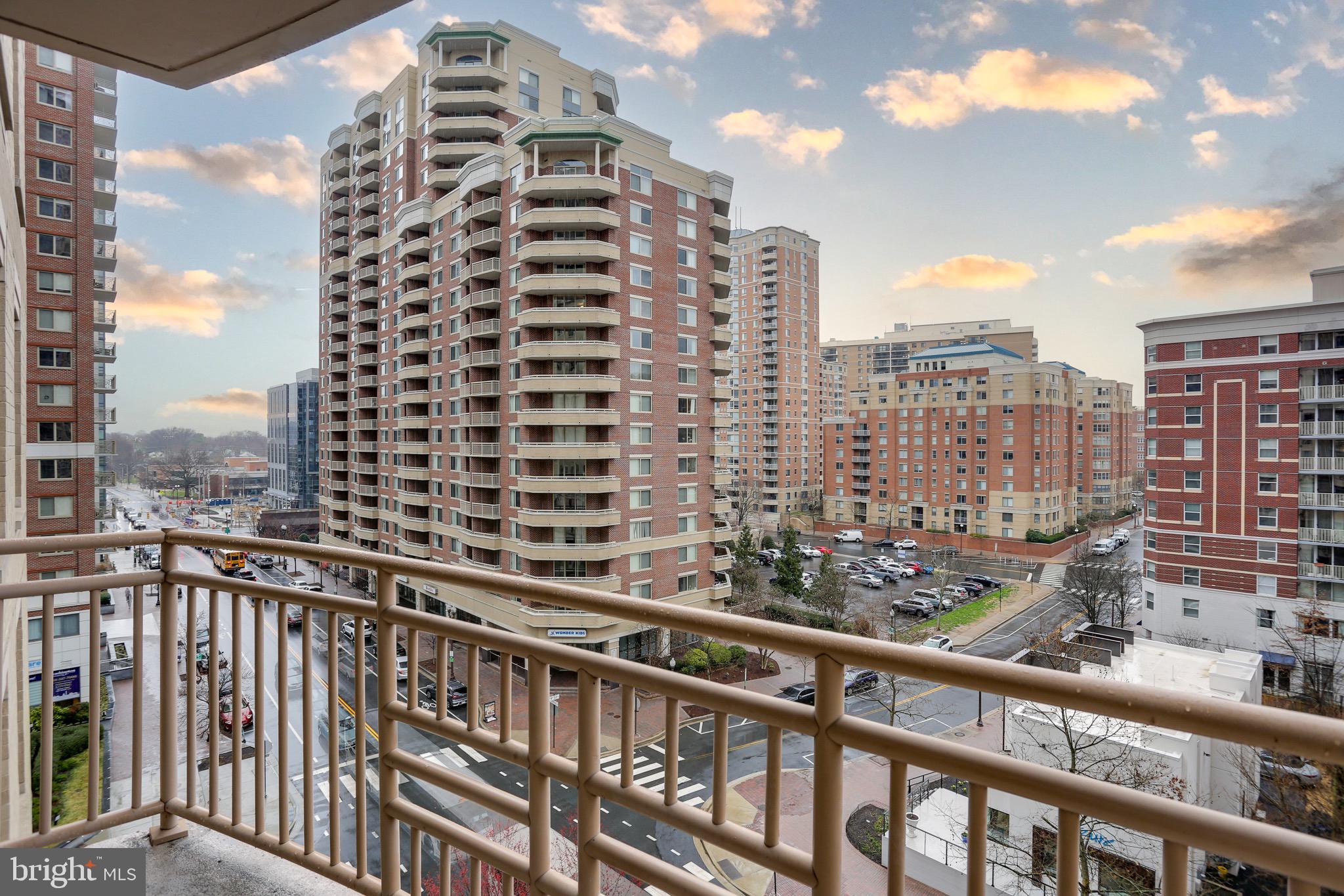 RESIDENCES AT LIBERTY CENTER - Residential