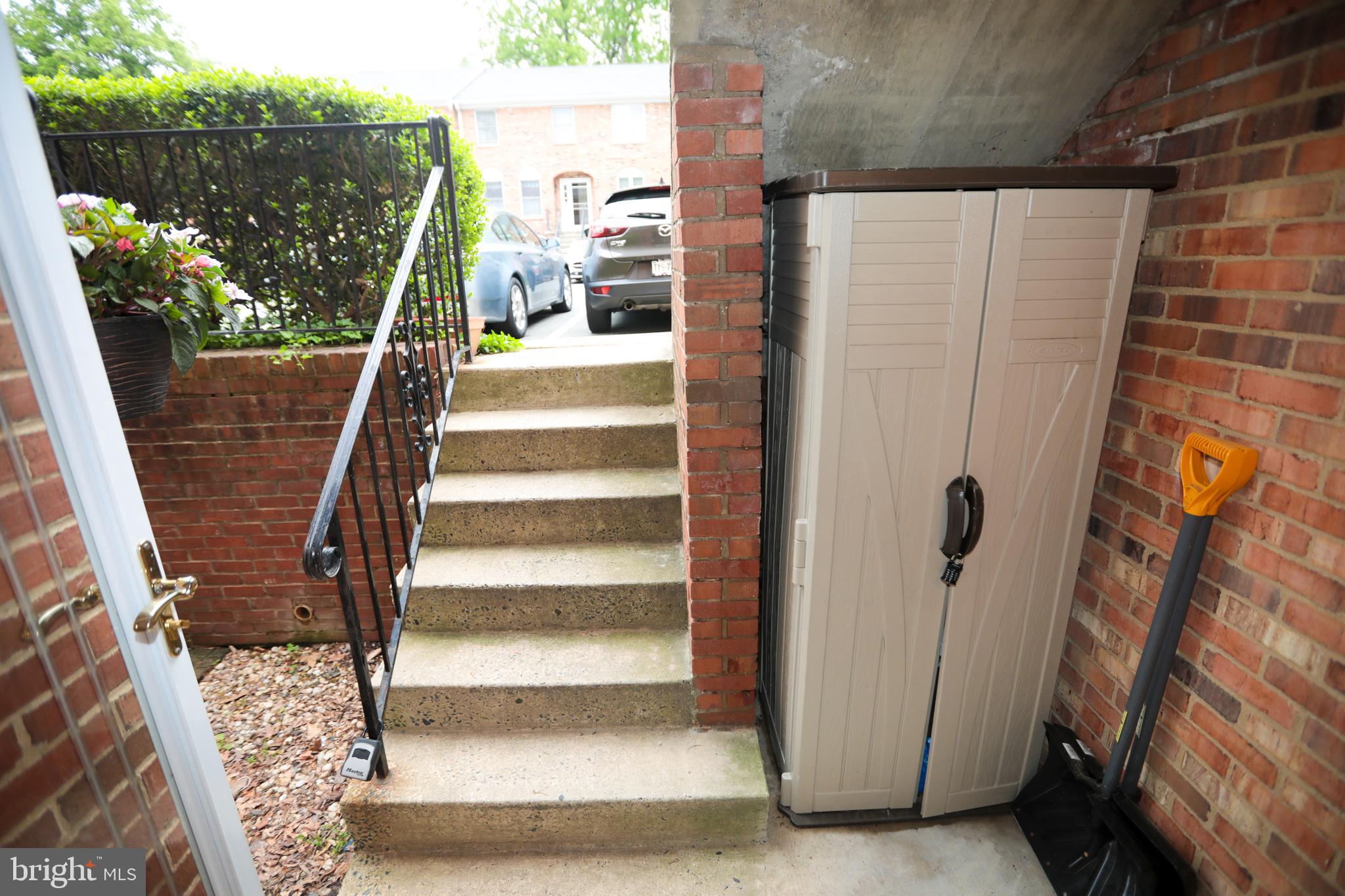 CHARING CROSS - Residential Lease