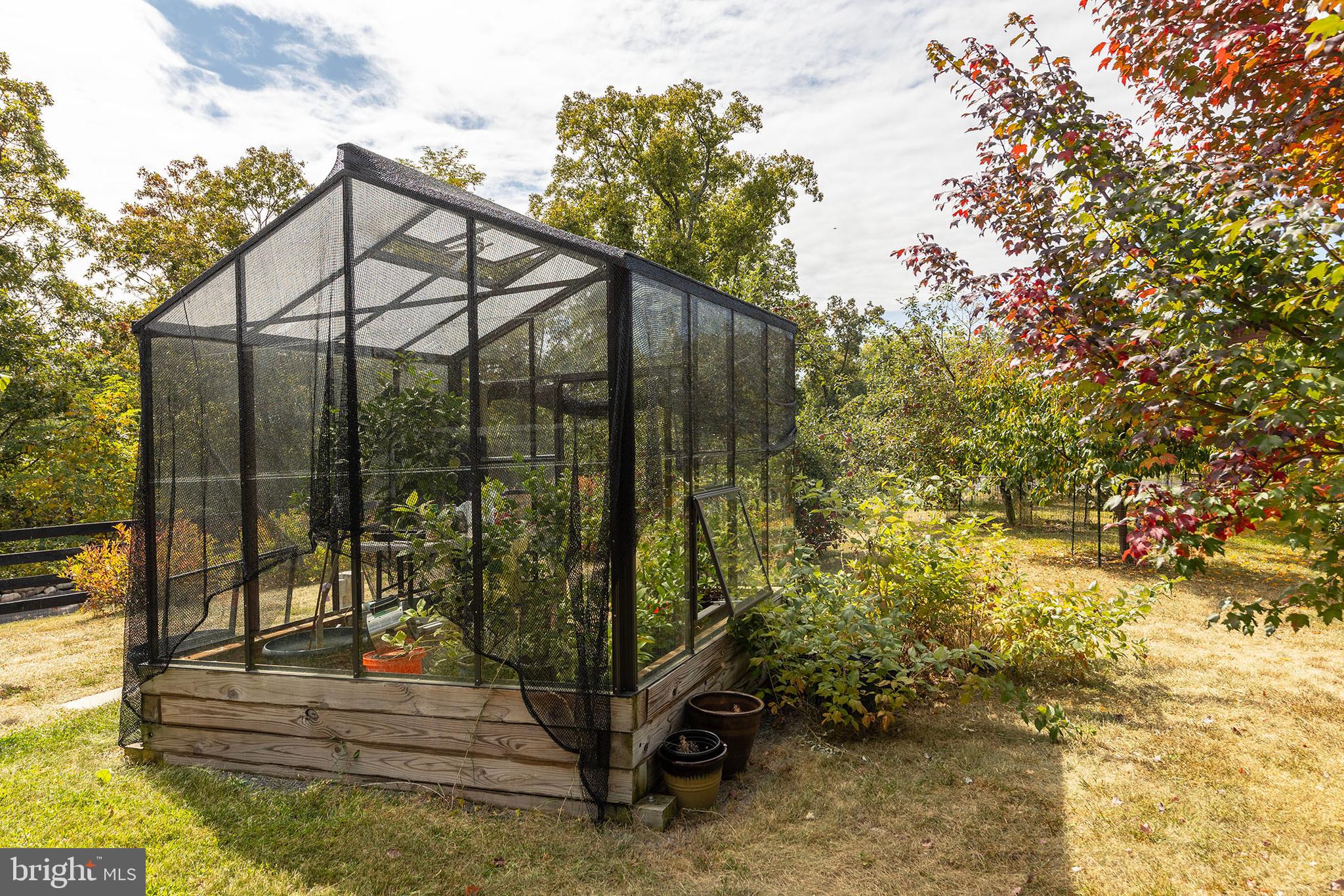 ASHTON WOODS - Residential