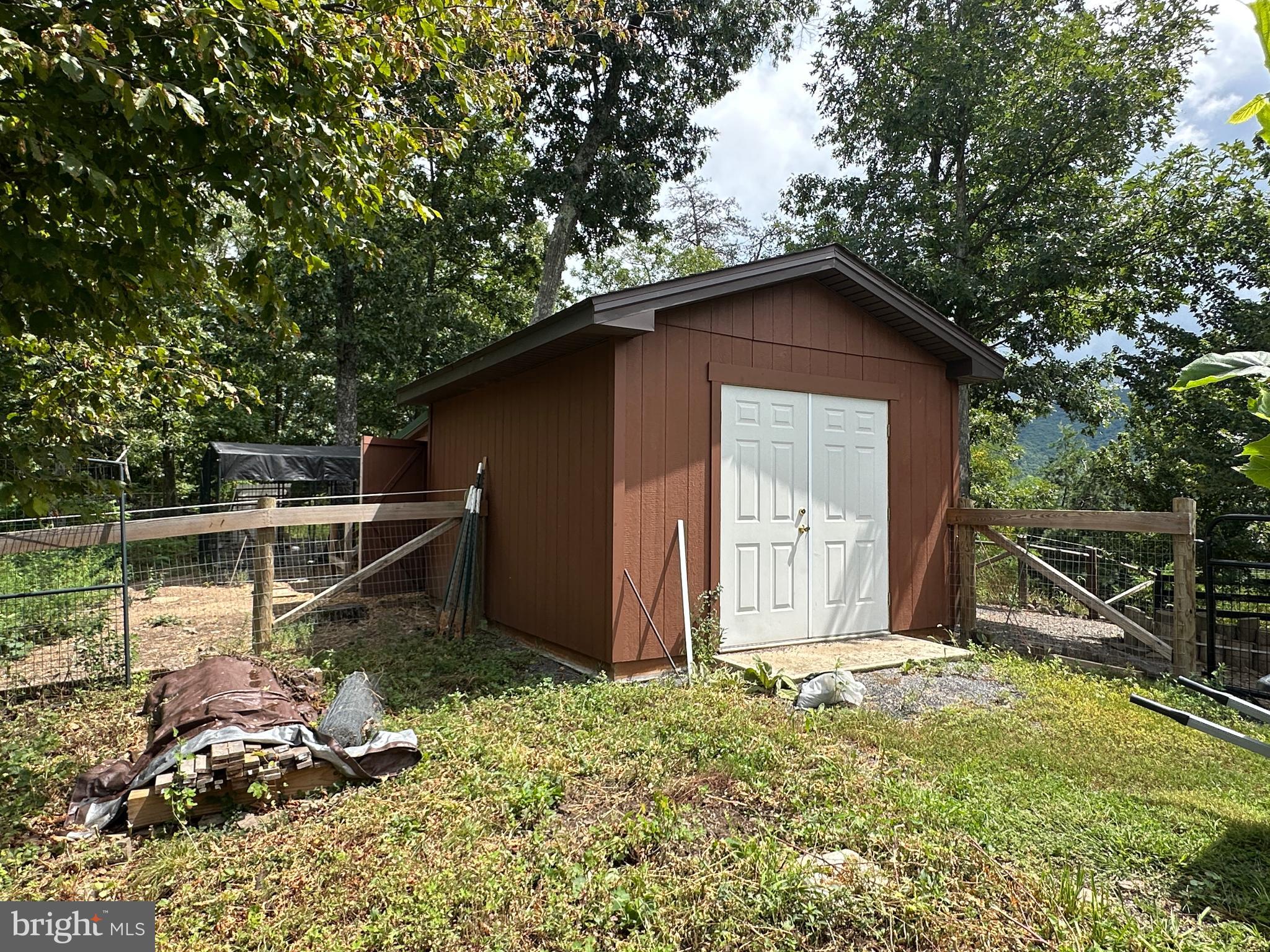 ASHTON WOODS - Residential