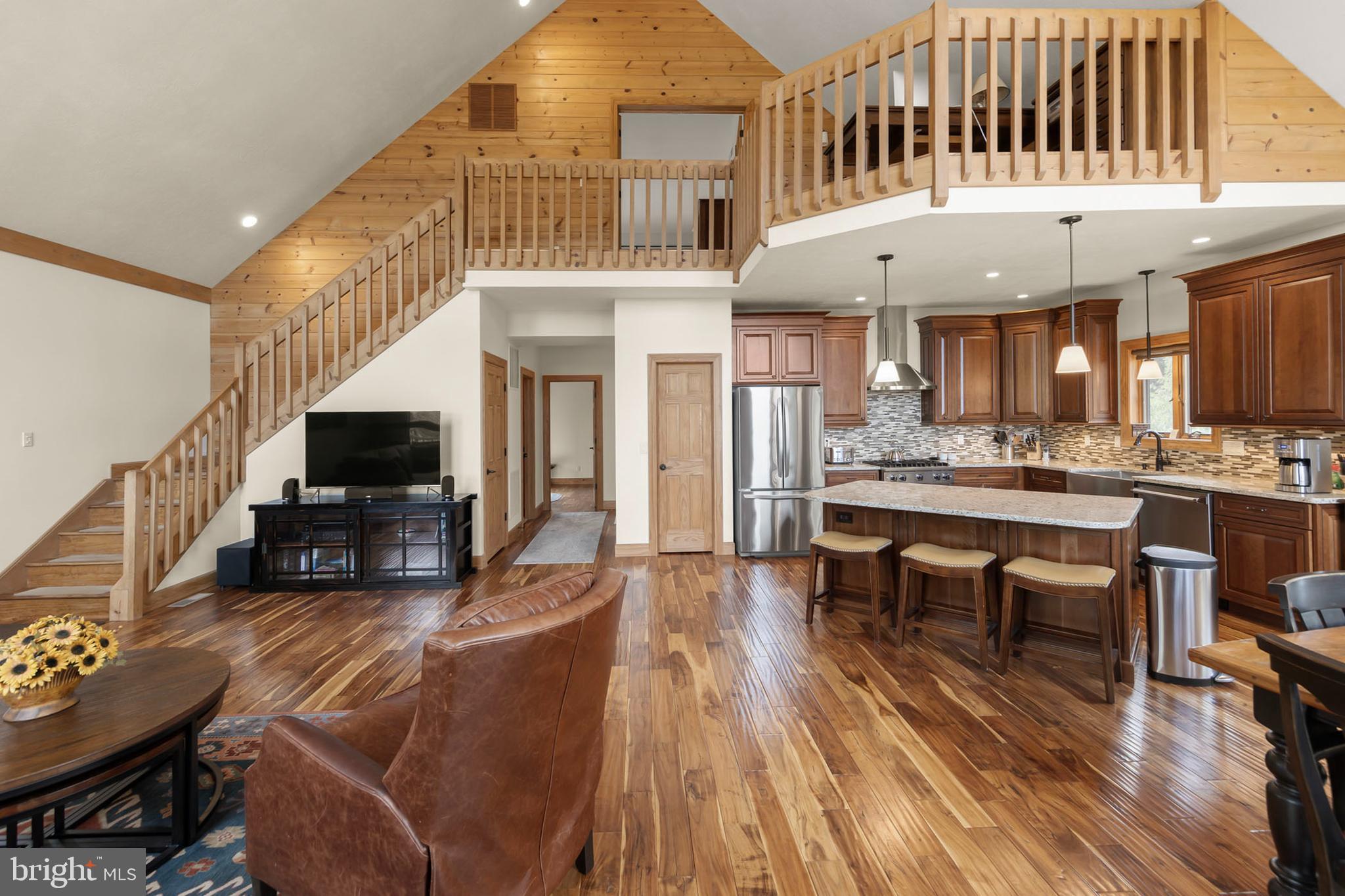 ASHTON WOODS - Residential