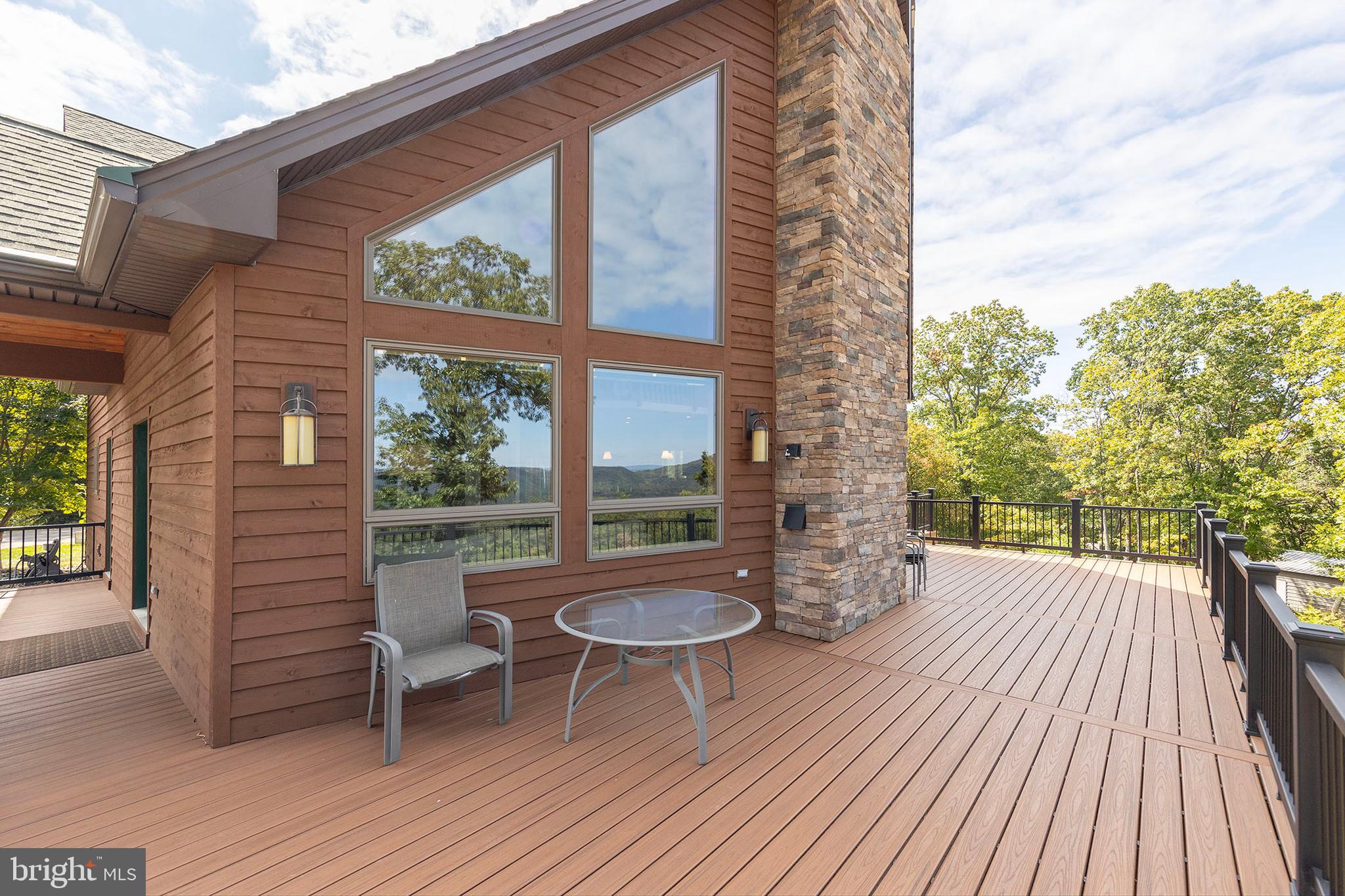 ASHTON WOODS - Residential