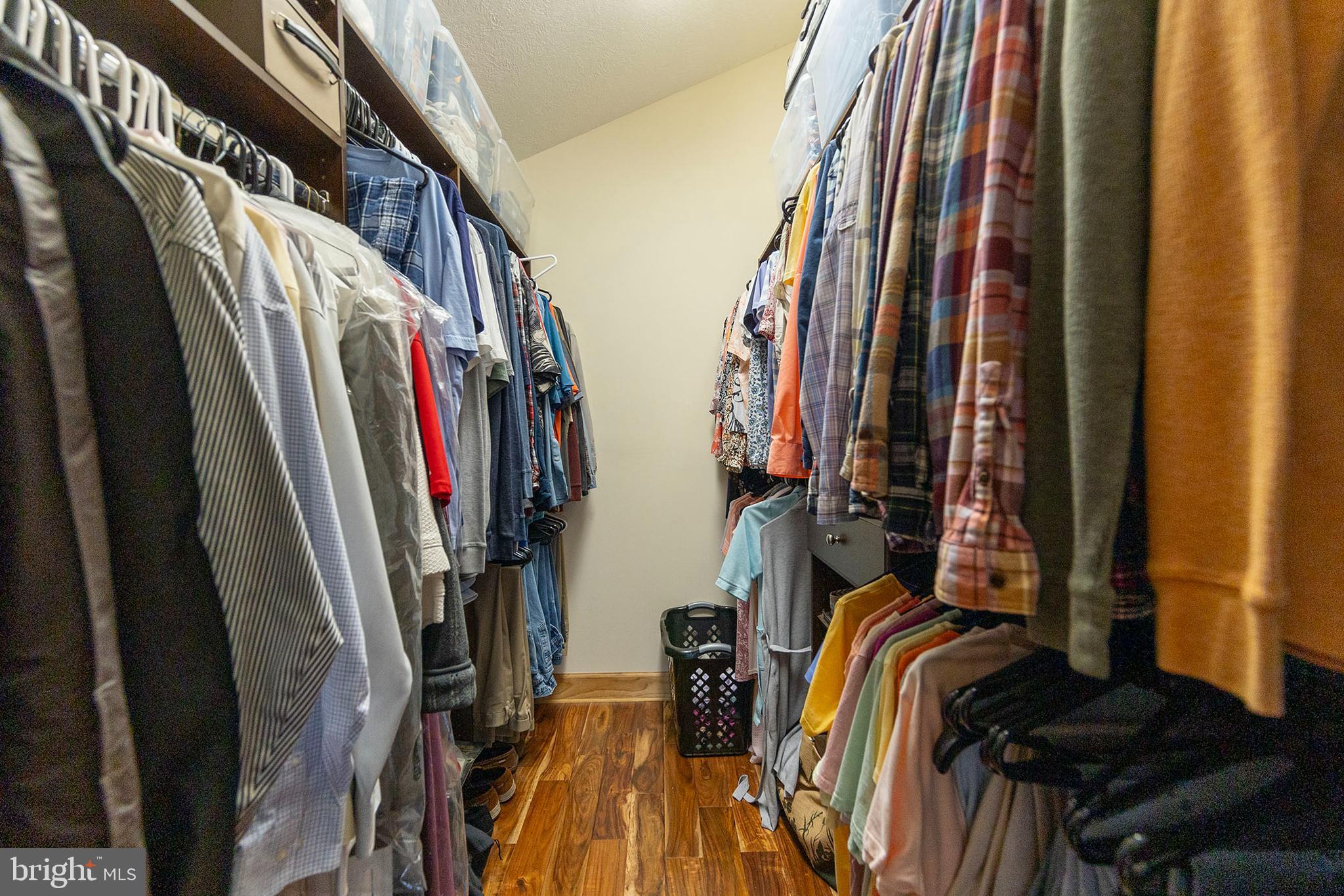 ASHTON WOODS - Residential