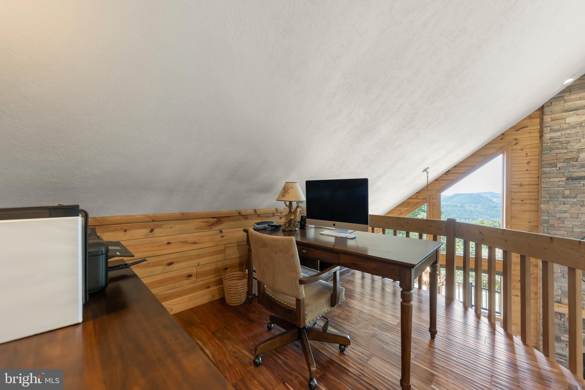 ASHTON WOODS - Residential