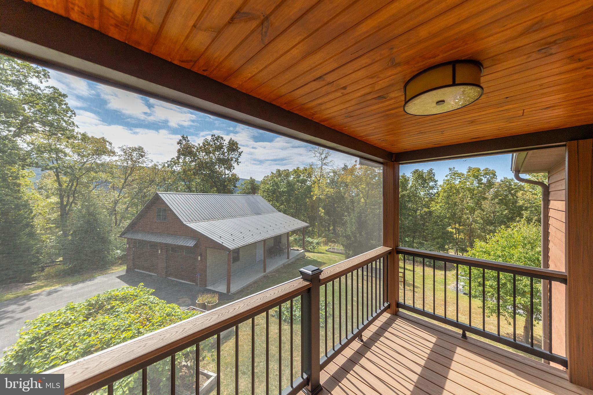 ASHTON WOODS - Residential