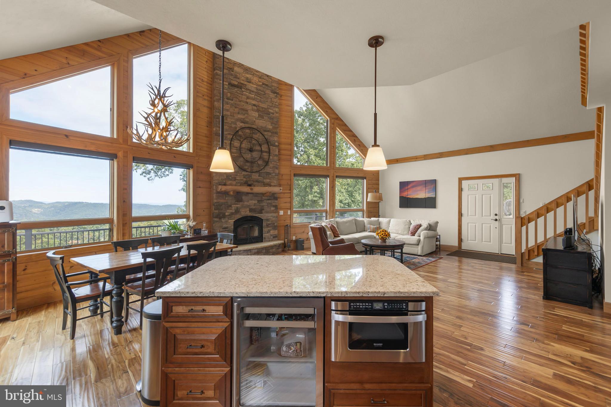 ASHTON WOODS - Residential