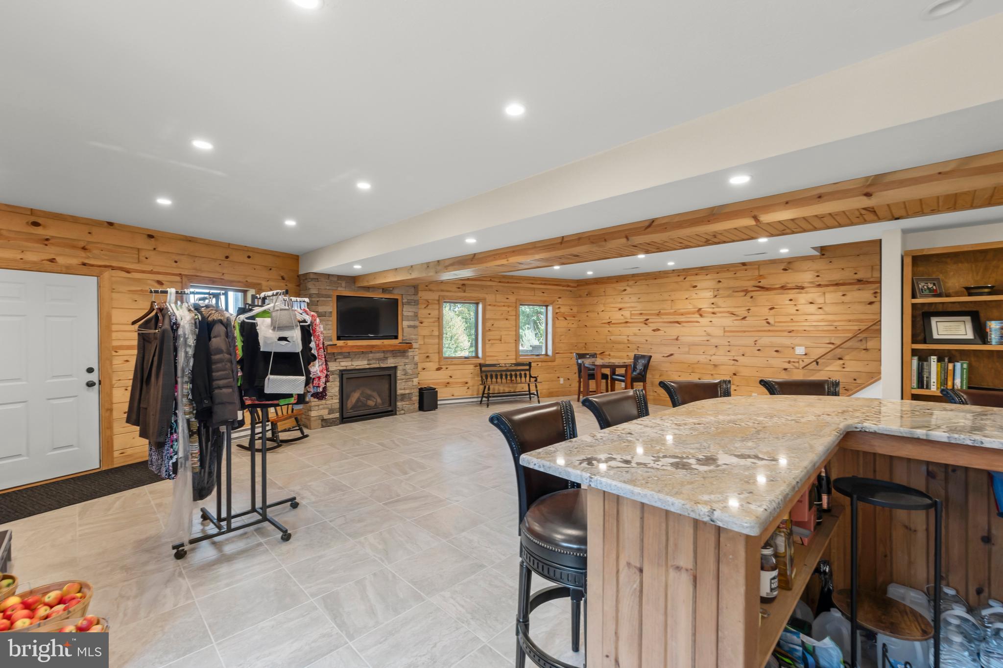 ASHTON WOODS - Residential