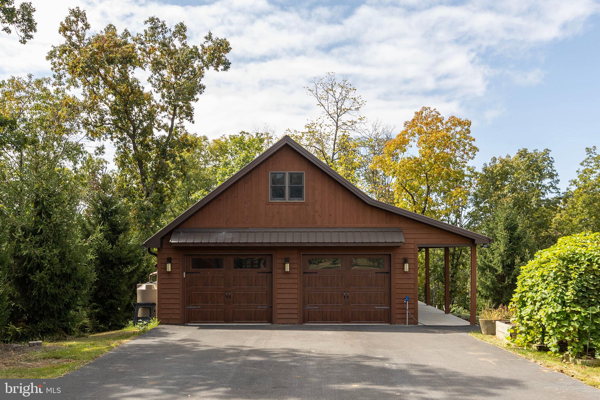 ASHTON WOODS - Residential