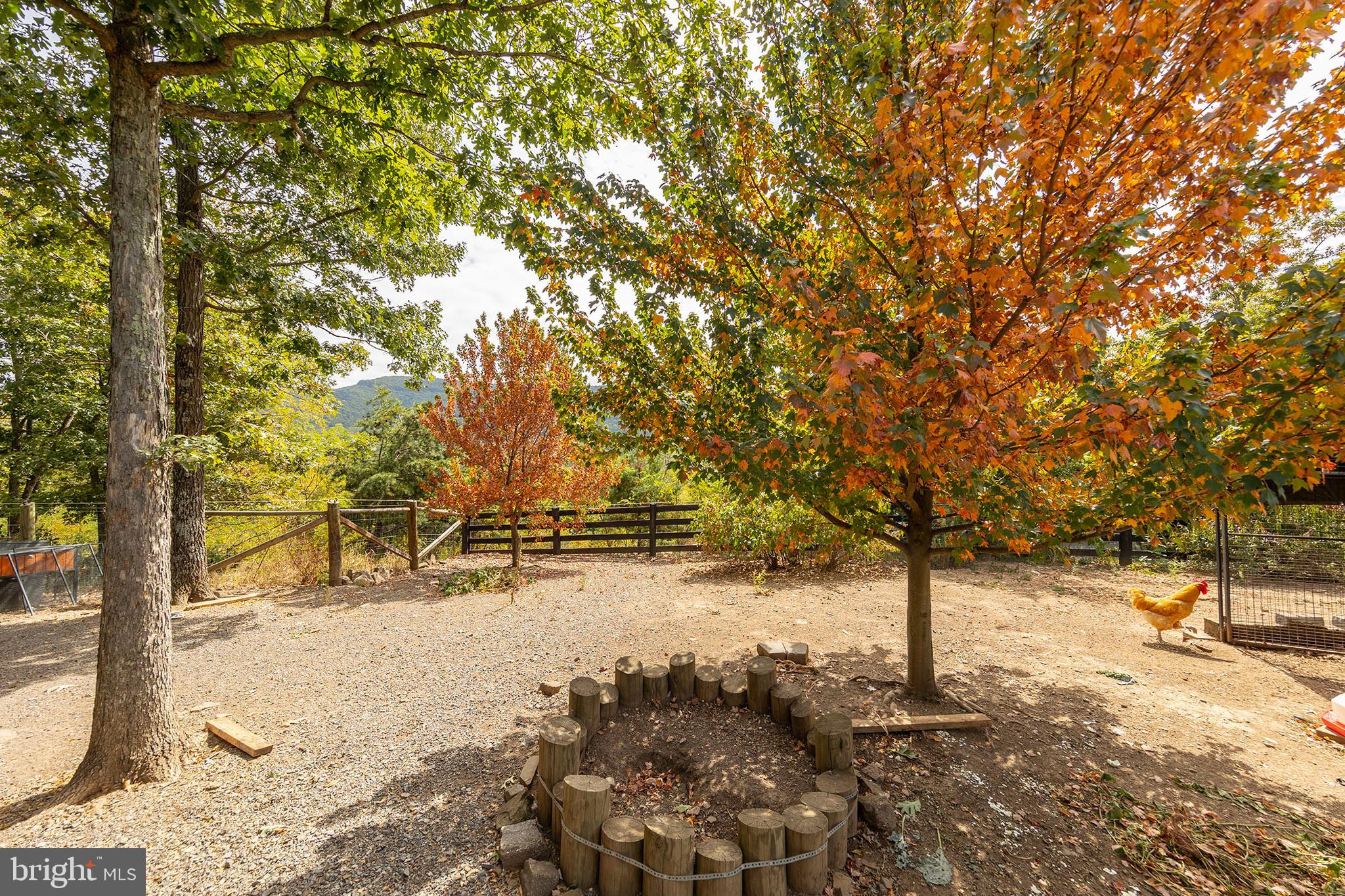 ASHTON WOODS - Residential