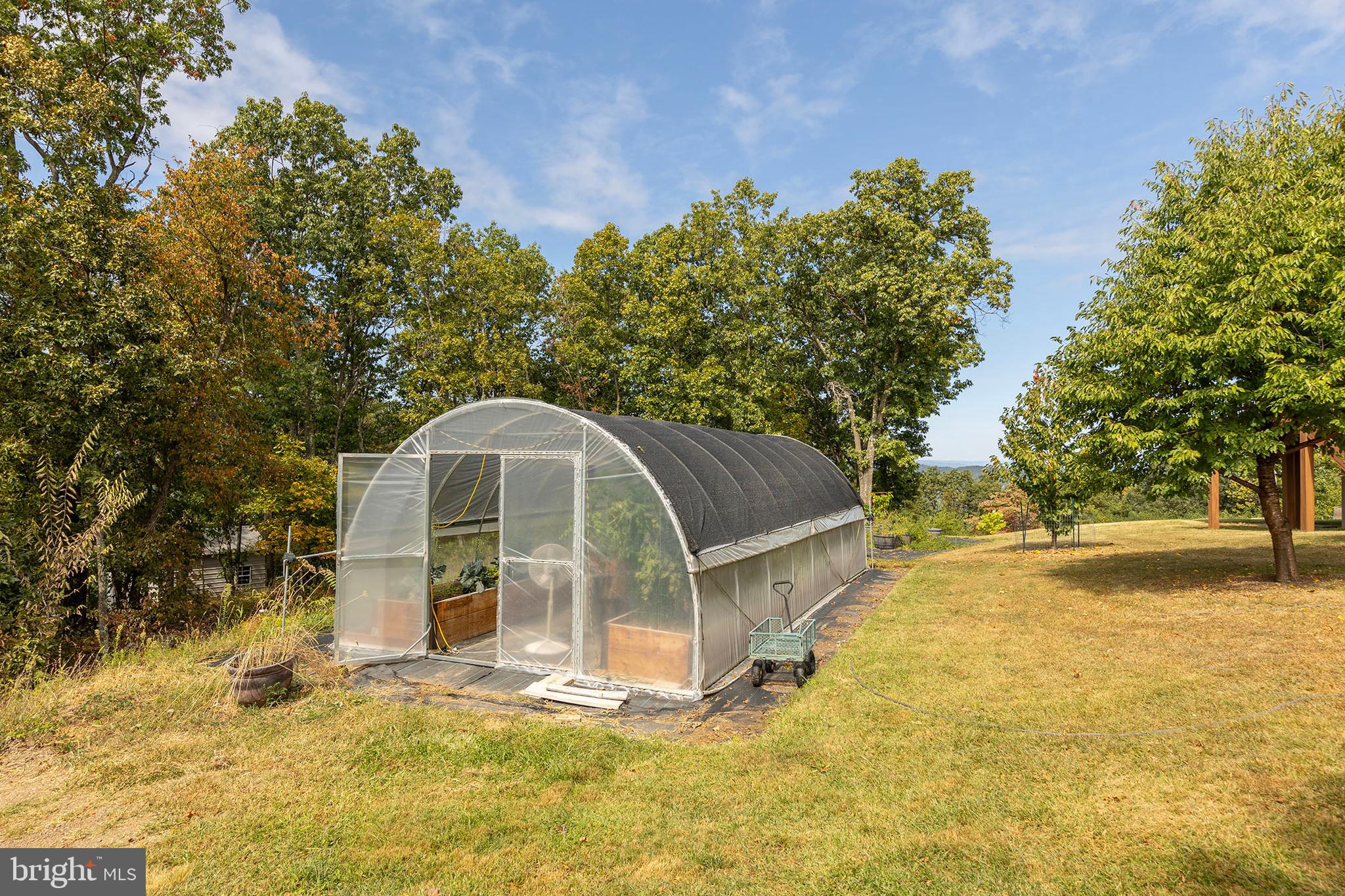 ASHTON WOODS - Residential