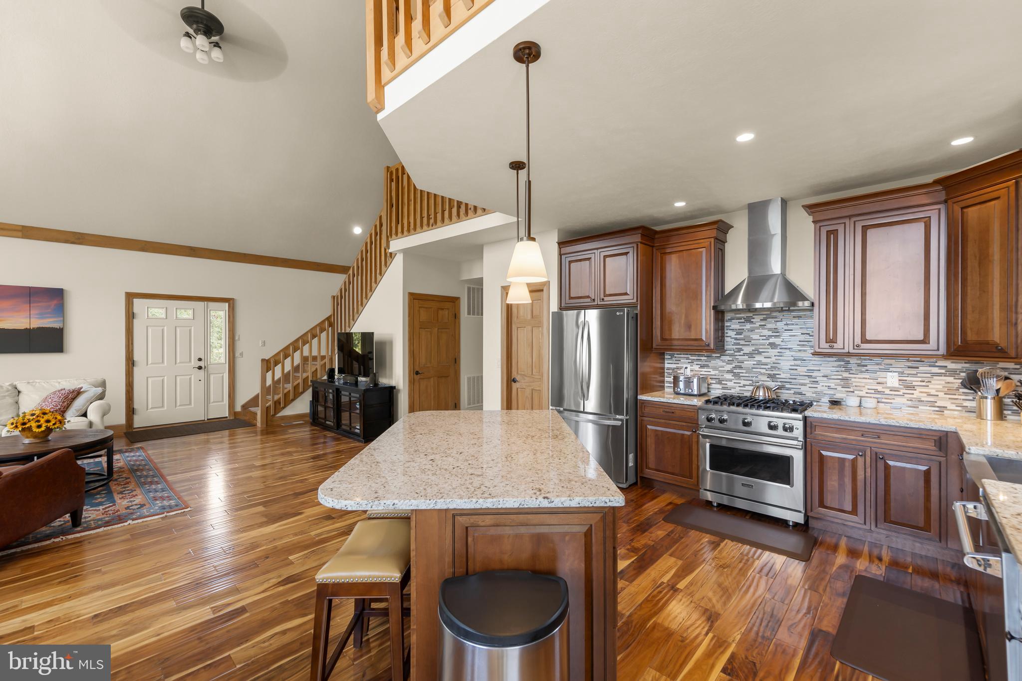 ASHTON WOODS - Residential