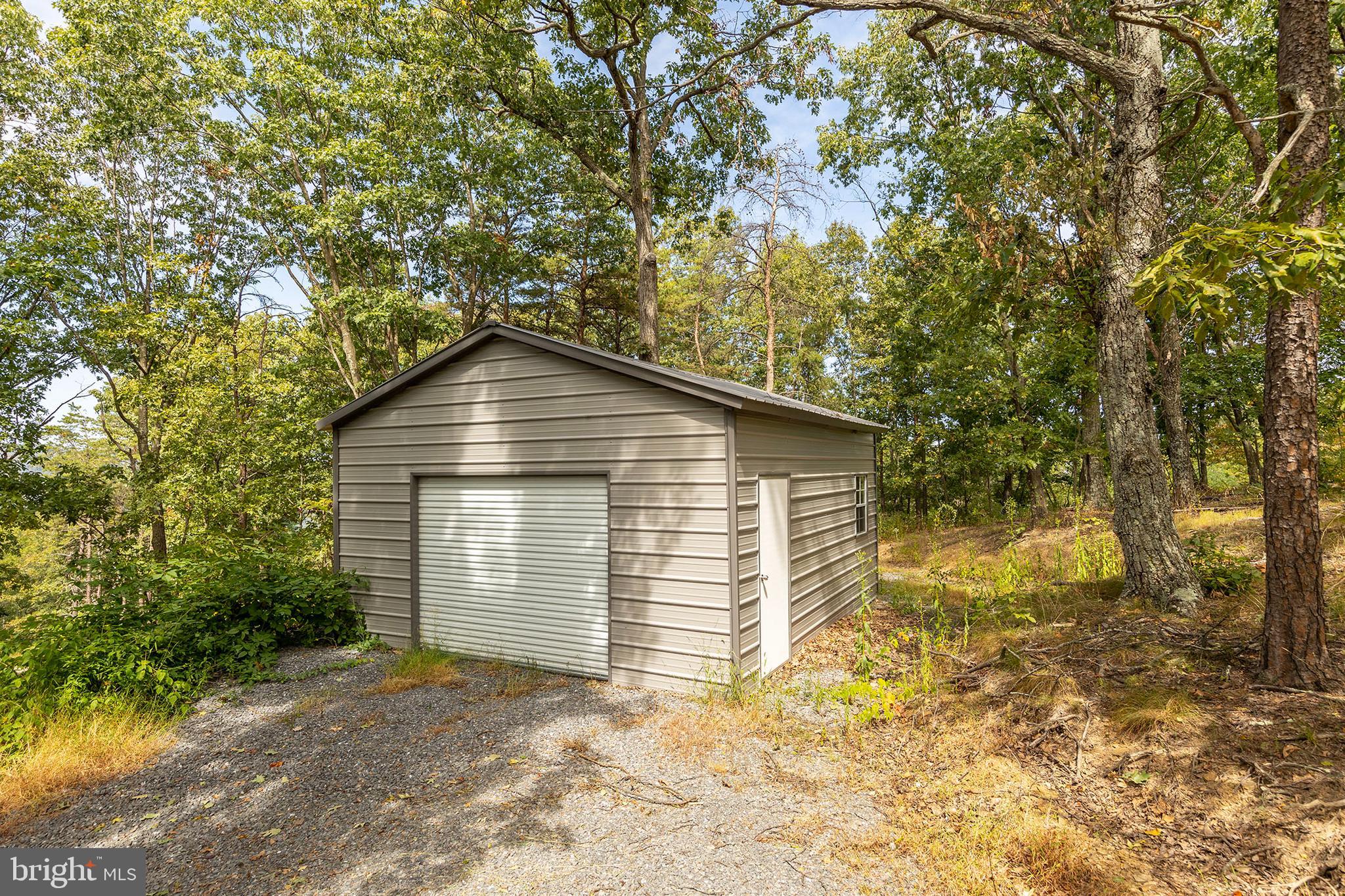 ASHTON WOODS - Residential