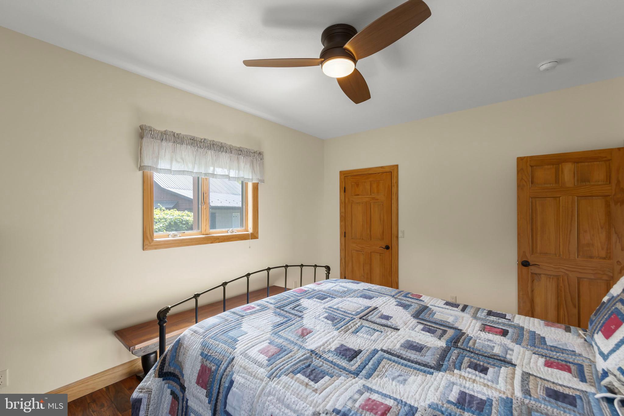 ASHTON WOODS - Residential