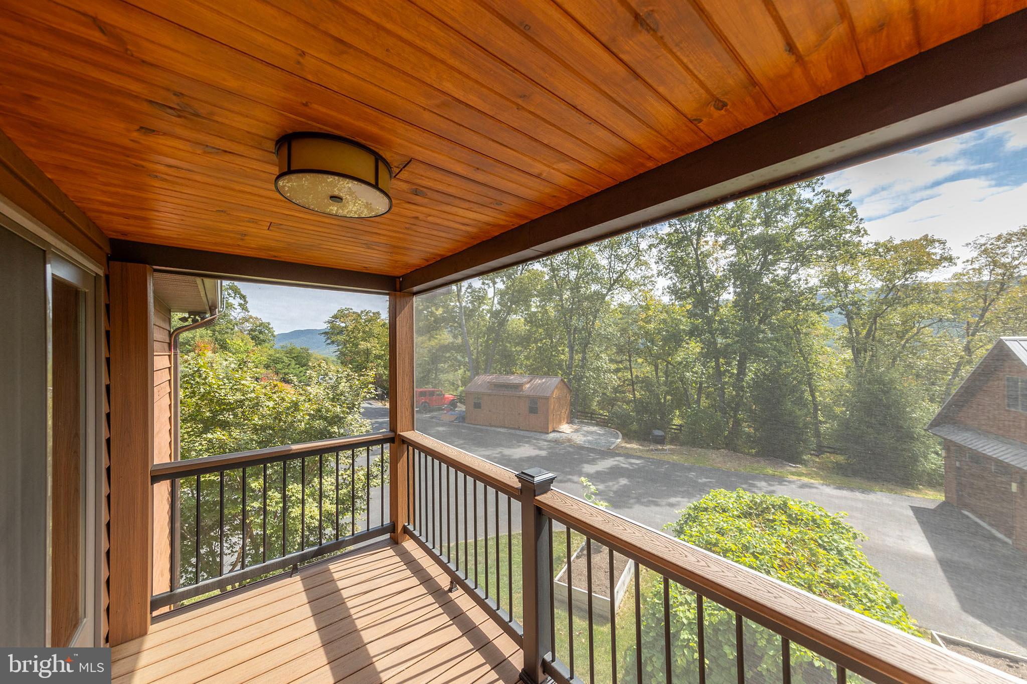 ASHTON WOODS - Residential