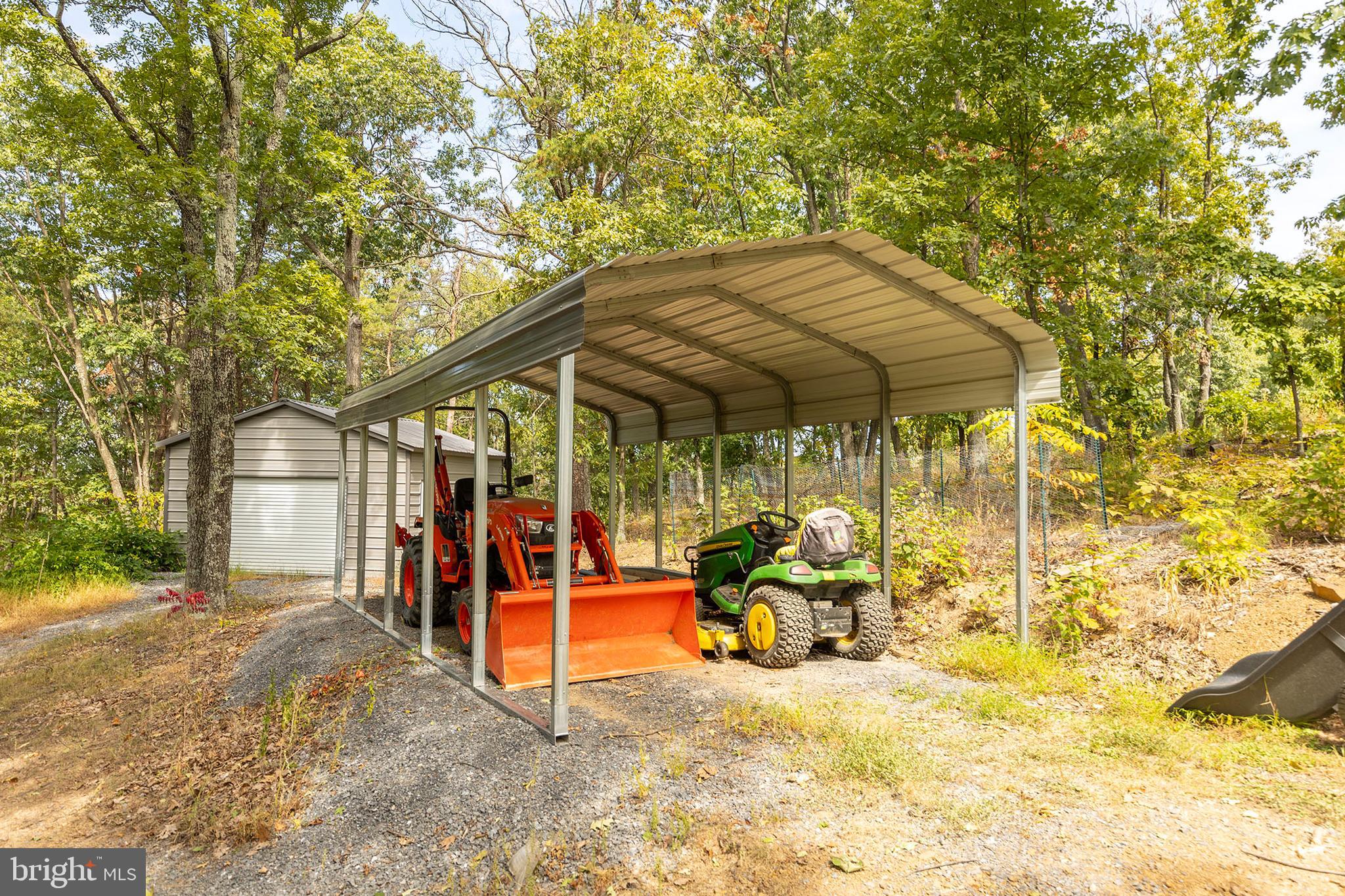 ASHTON WOODS - Residential